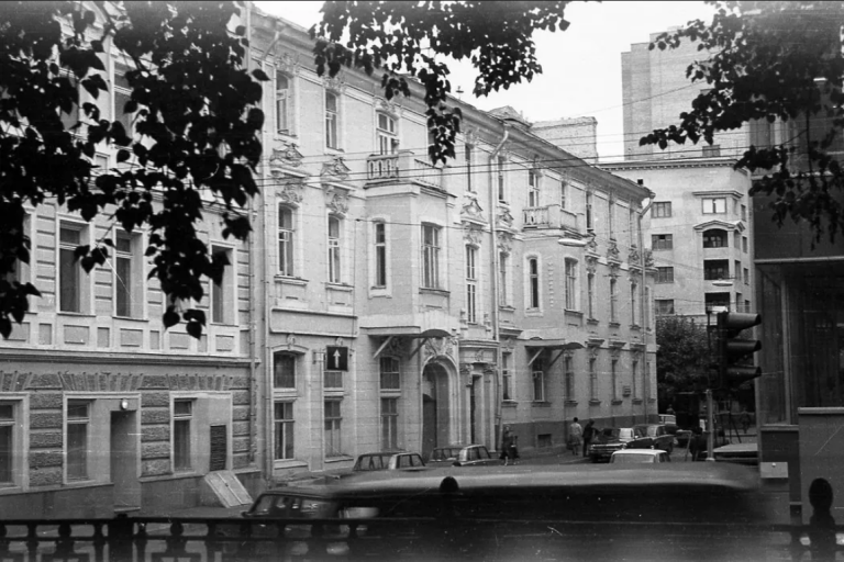 Сивцев Вражек: московская поэма