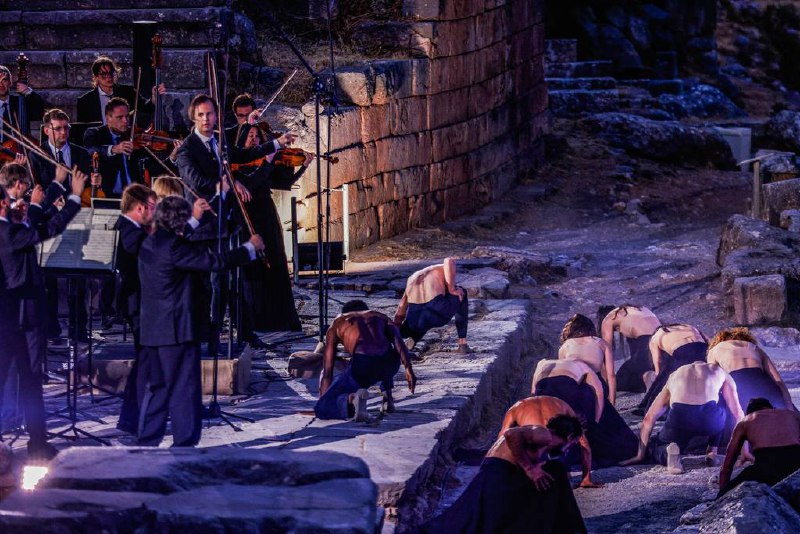 TheatreHD: Курентзис и Саша Вальц: Бетховен. Симфония № 7